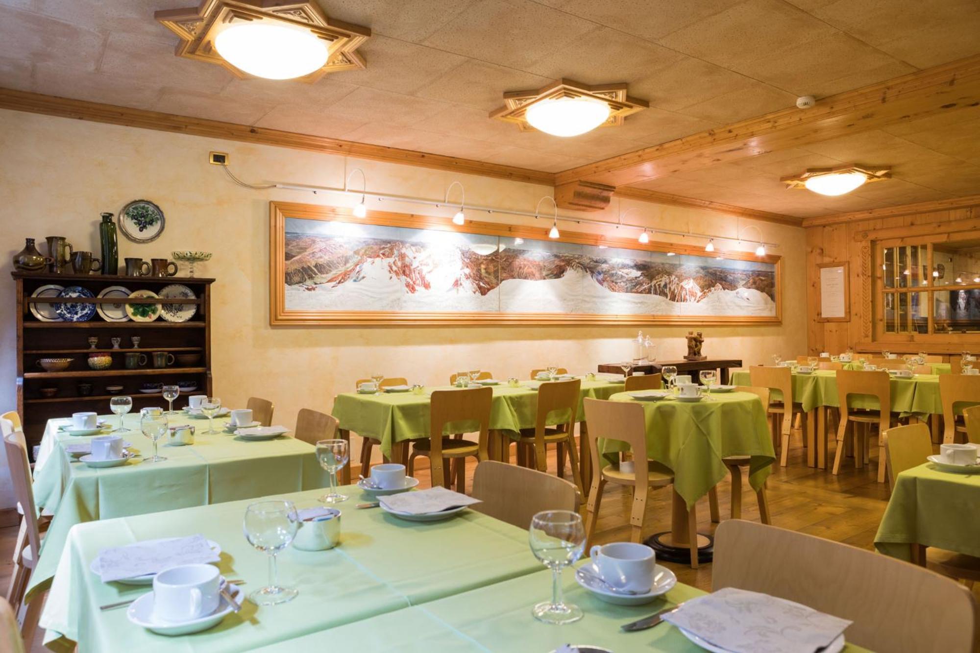 Hotel Bouton D'Or - Courmayeur Eksteriør bilde