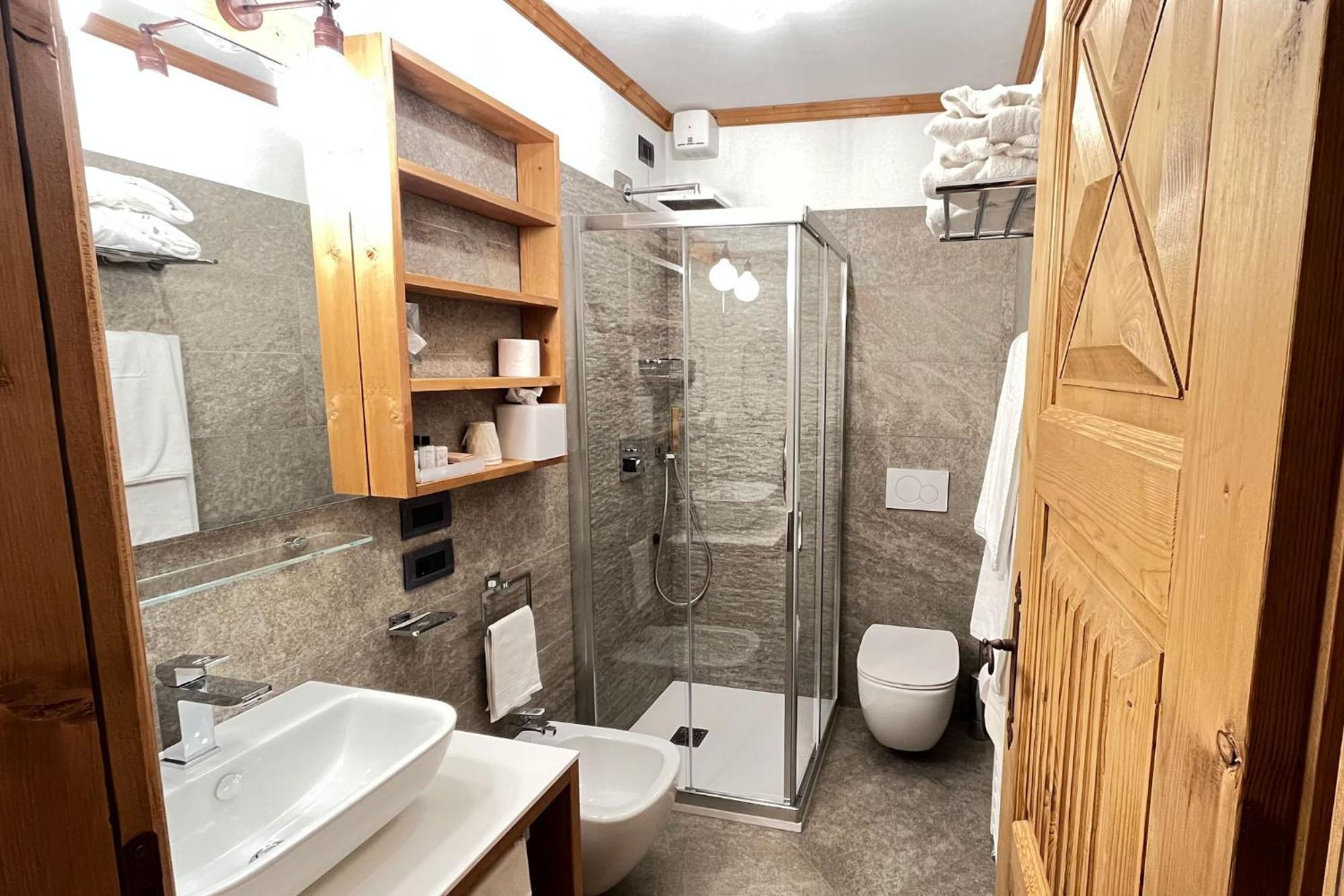 Hotel Bouton D'Or - Courmayeur Eksteriør bilde